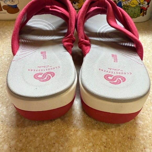 Cloud Steppers by Clarks Pink Bow Women's Sandals Comfortable Shoes Sz 9 Slip on - Picture 3 of 14